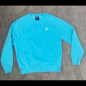 Nike unisex crewneck sweatshirt in size medium.